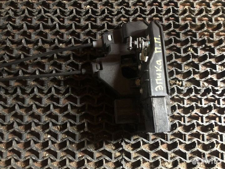 Замок передний правый Эпика Chevrolet Epica