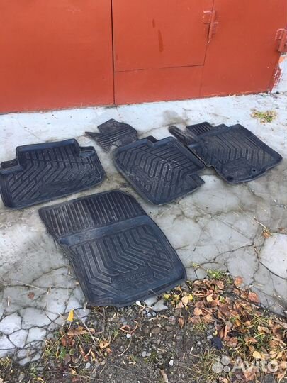 Продам коврики на оутлэндер