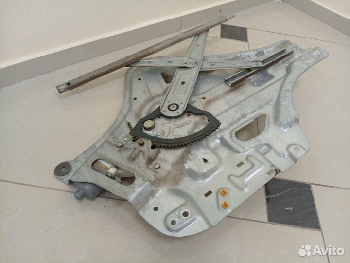 Стеклоподъемник передний правый Kia Magentis 2 MG