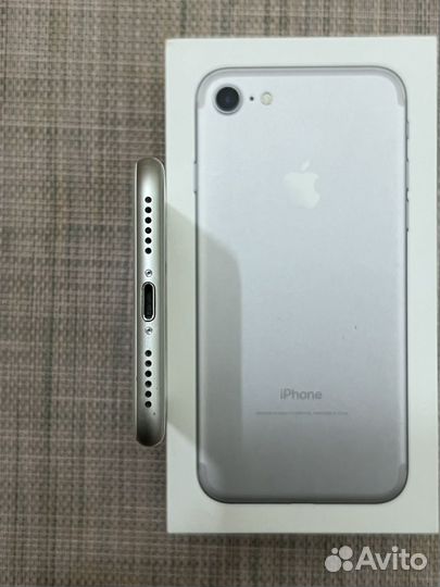 iPhone 7, 32 ГБ