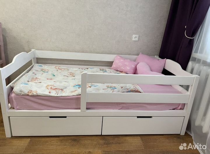 Детская кроватка 
