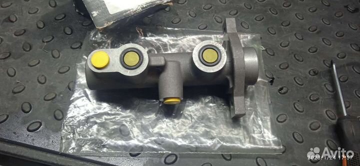 Тормозной цилиндр Nissan Almera n16