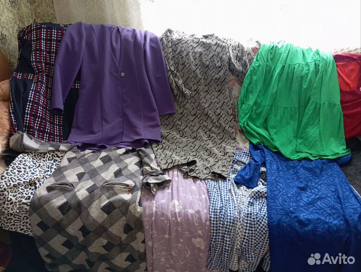 Продам платья 48