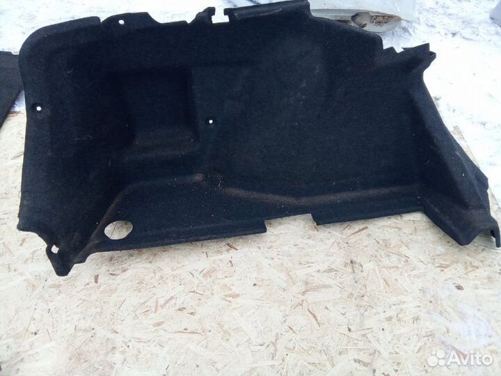 Обшивка багажника задняя левая Honda Civic R18A2