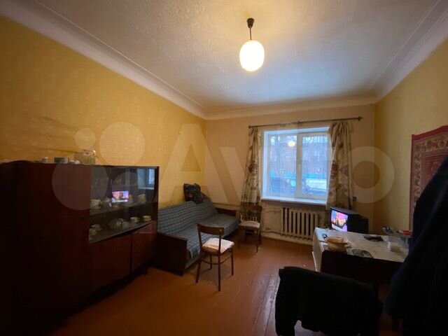 Комната 18 м² в 6-к., 1/2 эт.