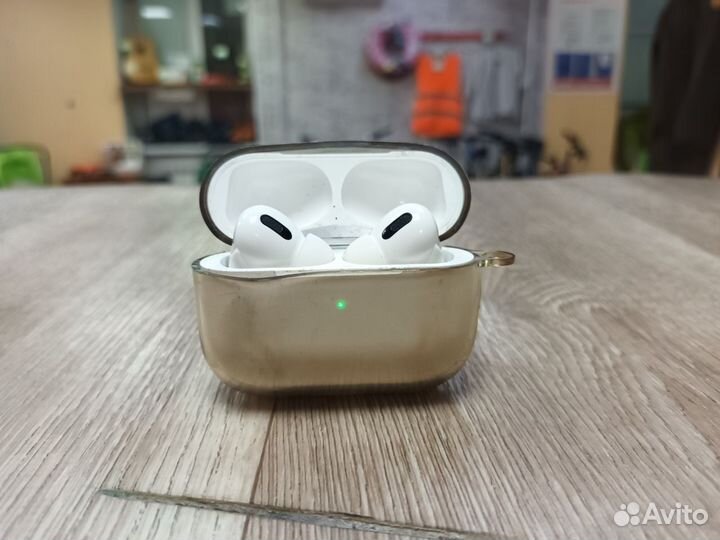 Наушники AirPods
