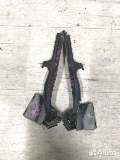 Петля капота Suzuki Grand Vitara 2007