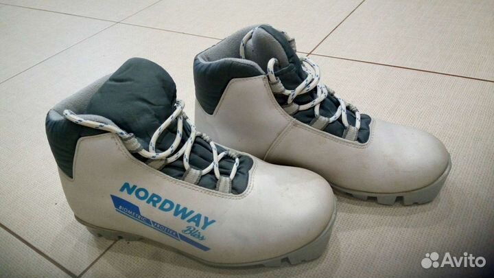 Лыжные ботинки