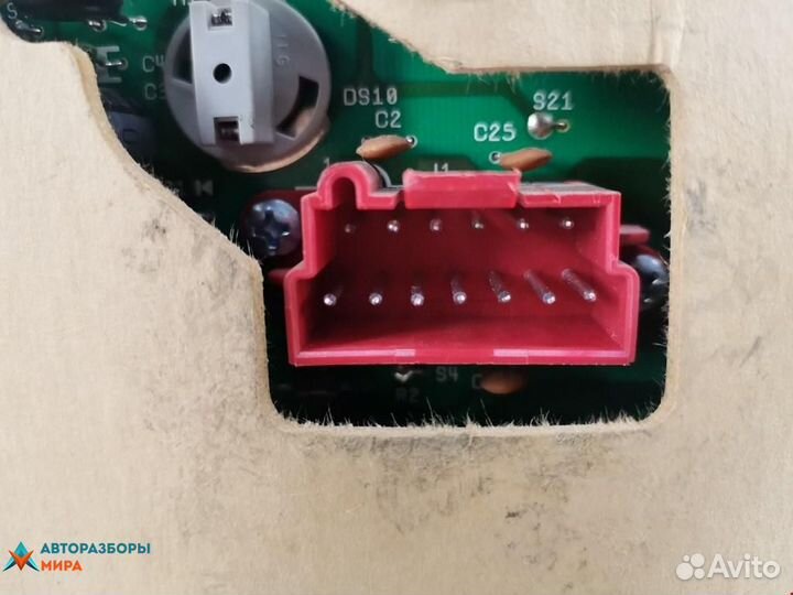 Щиток приборов (приборная панель) Chrysler 3