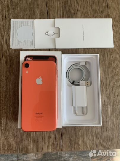 Телефон iPhone XR