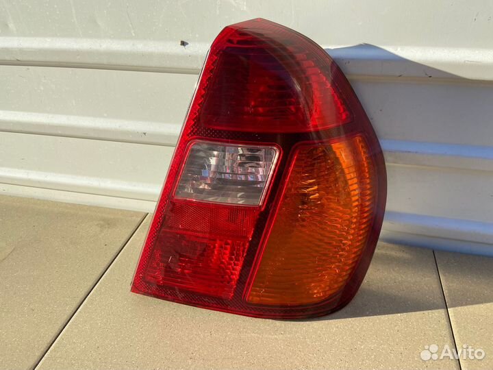 Фонарь задний правый Renault Symbol
