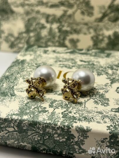 Серьги christian dior Стрелец