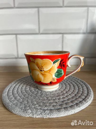 Чашки, бокал, рюмки