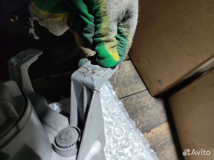 Передняя правая фара Hyundai Trajet