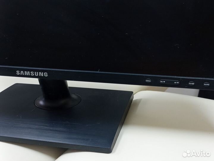 Монитор samsung