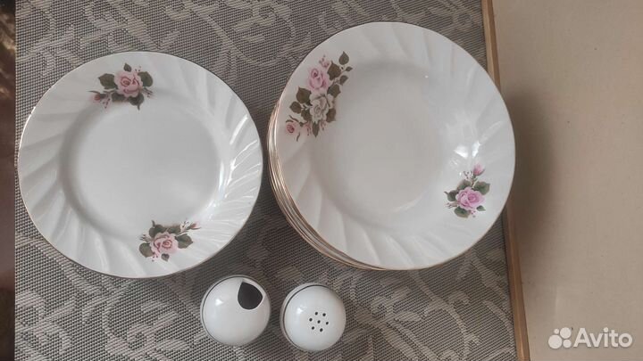 Набор тарелок