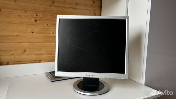 Монитор Samsung 17