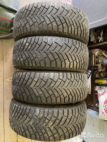 Michelin X-Ice North 4 215/55 R17 98T