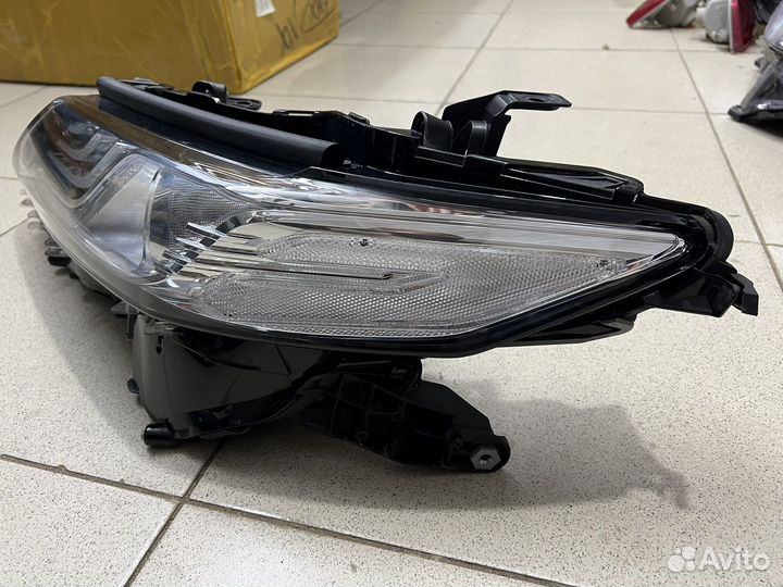 Фара левая Camry v70 v75 Оригинал