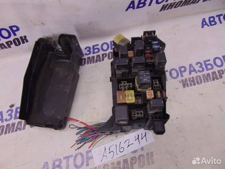 Блок предохранителей для Mitsubishi Galant 8 1996