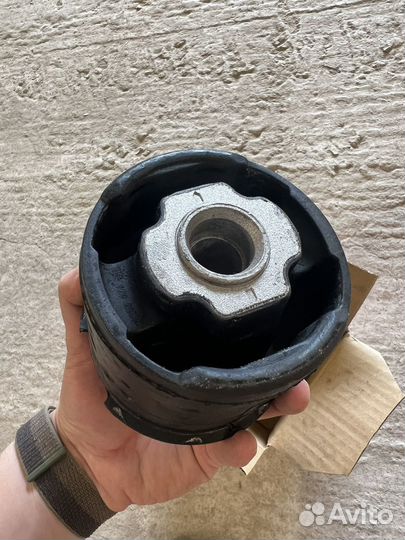 Сайлентблок BMW x5 e53