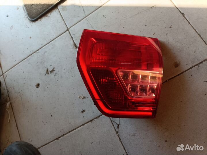 Фонарь в дверь багажника Citroen c5