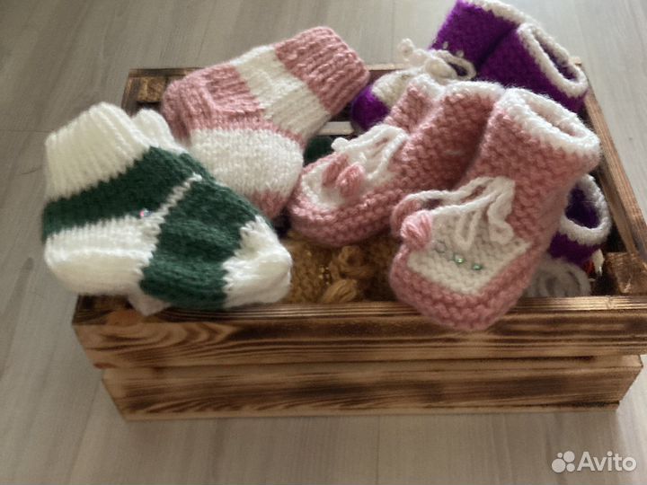 Лот.Носки пинетки вязаные. В ящике