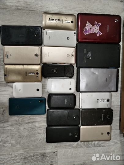Телефоны на запчасти или под восстановление