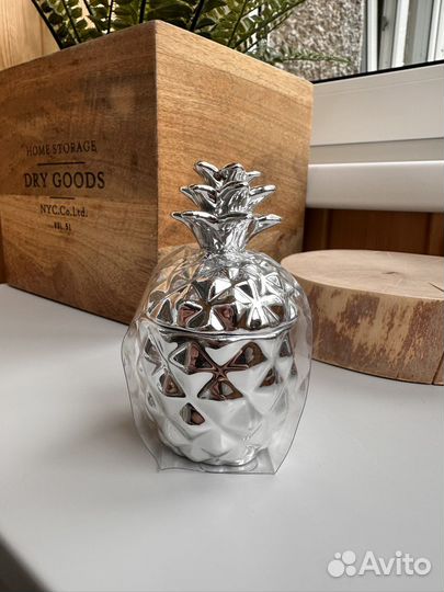 Свеча в керамике ананас H&M