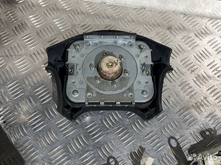 Плушуа безопасности в руль mitsubishi diamante