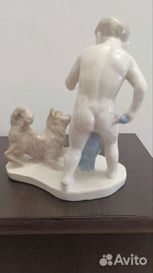 Статуэтка СССР Мальчик с собакой раритет