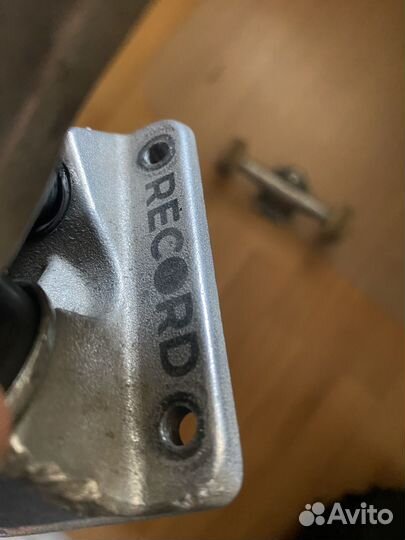 Подвески с колесами для скейтборда record