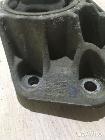 Опора заднего редуктора Ауди А6 С6 8E0599125J