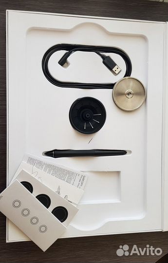 Графический планшет Wacom Intuos Pro M (PTH-660)