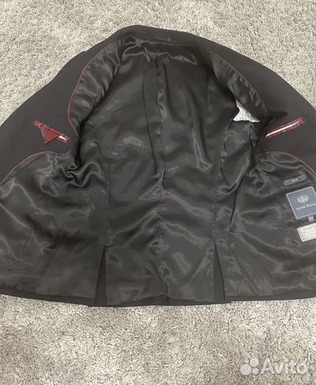 Рубашки, пиджаки, брюки