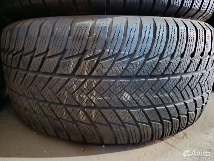 Bridgestone Blizzak LM-001 265/50 R19