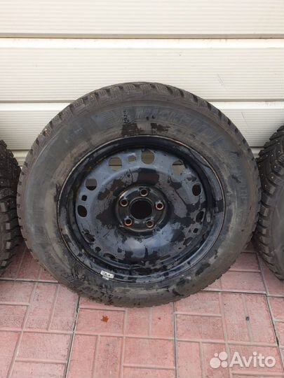 R15 Michelin X-Ice North 4 185/65, PCD 5x100 DIA 57.1