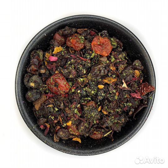 Чай с каркаде и ягодами вишни 