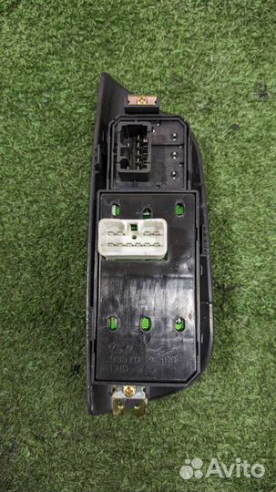 Блок управления стеклоподъемниками Hyundai Tiburo