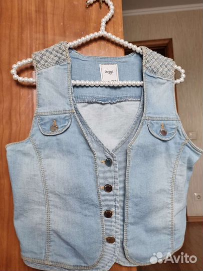 Джинсовая жилетка для девочки
