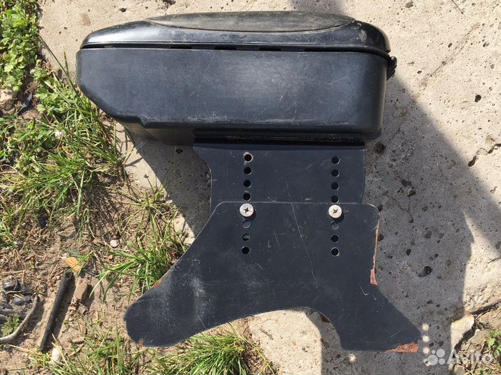 Подлокотник