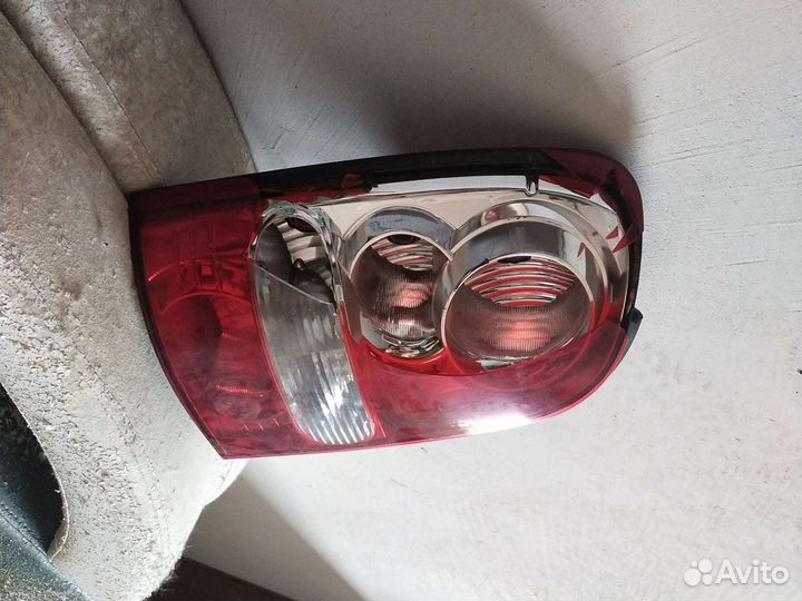 Задняя левая фара ssangyong rexton2