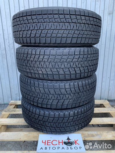 Bridgestone Blizzak DM-V1 215/65 R16