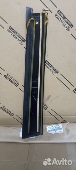 Молдинг двери Camry V50-55 75761-33050