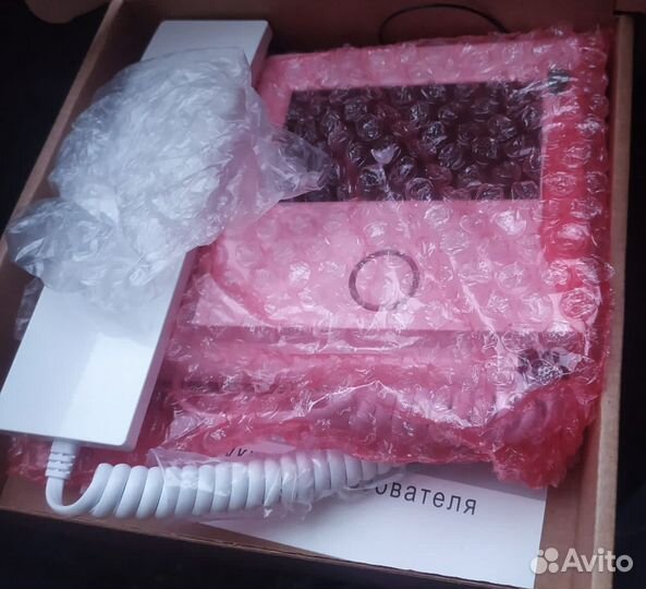 Видеодомофон Eltis VM400-4CL цветной с трубкой