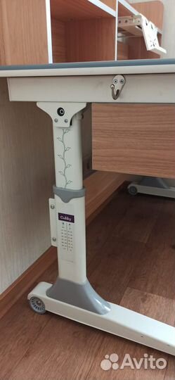 Письменный стол для школьника бу