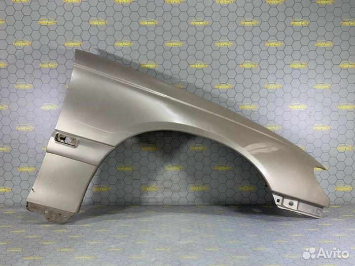 Крыло переднее правое Opel Omega B