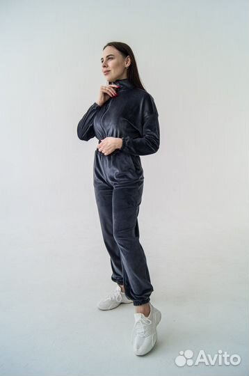 Спортивный костюм женский