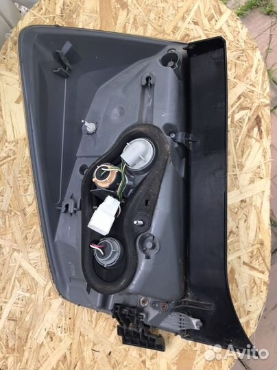 Фанарь задний правый Toyota Prius 30