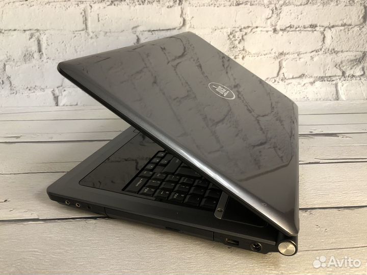 Ноутбук 18.4 дюймов Core i5 8Gb RAM 1Gb Video